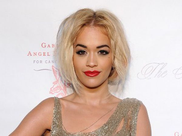 Rita Ora Glamor di Red Carpet