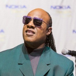 Stevie Wonder Persiapkan Dua Album Baru di 2014