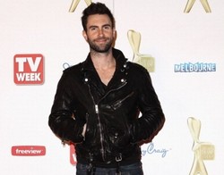 Koleksi Menswear Laku di Pasaran, Adam Levine Siapkan Lini Busana Wanita