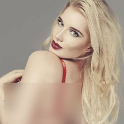 Seksinya Helen Flanagan di Kalender 2014