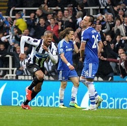 Kemenangan Newcastle atas Chelsea Didedikasikan untuk Mike Ashley
