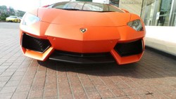 Bersiap Konvoi, di Mana Pelat Nomor Mobil-mobil Lamborghini Ini?