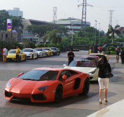 Anggota Klub Lamborghini Berasal dari Aneka Profesi, Termasuk Syahrini 
