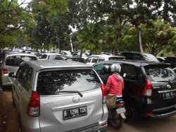 Tes CPNS, Pameran Komputer, Pasar Seni Membuat Senayan Macet Panjang