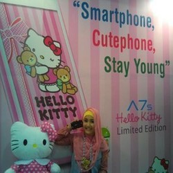 Jual Ponsel Hello Kitty, Evercoss Ketiban Rejeki 