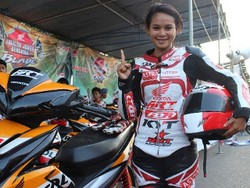 Ilia, Tidak Tanggung Balapan dengan Cowok