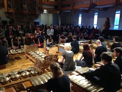 Ketika Bule Selandia Baru Unjuk Kebolehan Beratraksi Gamelan Jawa