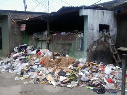  Sampah di Kramatjati Dibersihkan dalam Setengah Jam