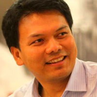 Buruh dan Kita, Kecoa Menghina Kecoa