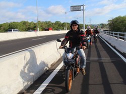 Mengendarai Satria F150 Fighter 1 di Tol Bali