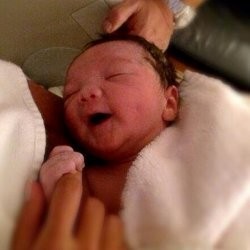  Shanty Lahirkan Anak Kedua