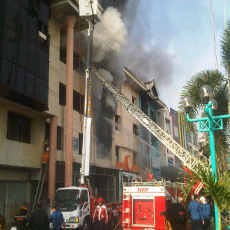 Api di Pertokoan Pacific Megah Diduga dari Toko Distributor Karet