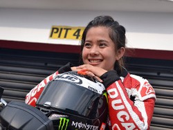 Desti Jatuh Cinta dengan Ducati
