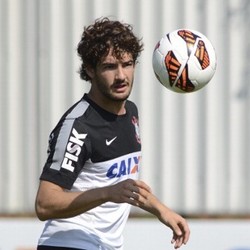 Corinthians Buka Peluang Jual Pato ke Arsenal atau Spurs
