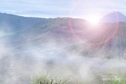 Menikmati Pergantian Tahun dari Puncak Bromo