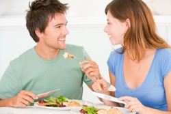 Jangan Makan di Tempat Bersuhu Dingin Kalau Ingin Langsing, Ini Alasannya