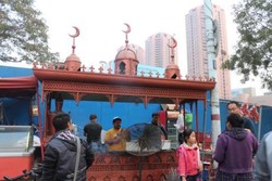 Tentang Halal dan Haram di Negeri Komunis 