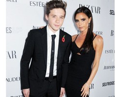 So Sweet, Ciuman Mesra Victoria Beckham untuk Putra Remajanya