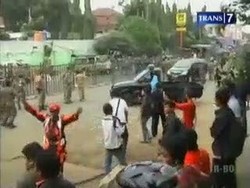 Penggusuran PKL Dihadang Ormas