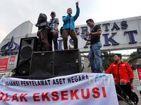 Dihadang Dosen dan Karyawan, Eksekusi Trisakti Batal