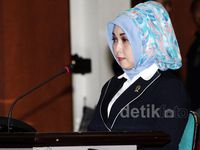 Hakim Cantik Vica Natalia Jalani Sidang Etik