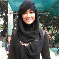  Ketika Julia Perez Berhijab