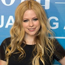 Tiket Konser Avril Lavigne Mulai Dijual, Coboy Junior Isi Soundtrack Edensor