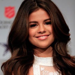 Selena Gomez Tolak Cinta Satu Malam
