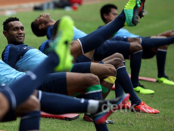 Jelang ke Korut Timnas Latih Kelenturan Tubuh