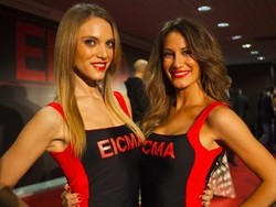 Wanita Cantik nan Seksi di Pameran Motor