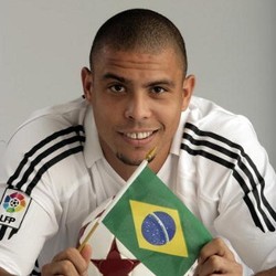 Kaka Nilai Ronaldo dari Brasil Masih Lebih Oke ketimbang Cristiano Ronaldo