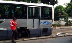 Bus TransJ Makin Butut dan Waktu Tunggu Penumpang Kian Lama