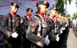 Mabes Polri akan Evaluasi Izin Membawa Senpi bagi Anggota Brimob