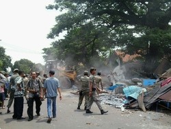 Satpol PP Bongkar 30 Kios di Tanah Milik Pemprov DKI di Matraman