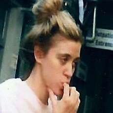 Wanita Misterius di Irlandia Punya 40 Nama Samaran