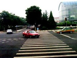 Mau Punya Mobil, Harus Punya Tempat Parkir Dulu