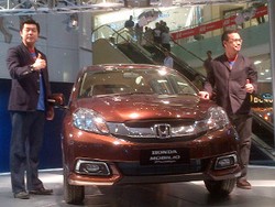 Honda Mobilio Versi Paling Mahal Harganya 190 Jutaan