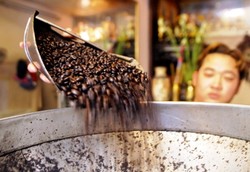 Dipicu Penurunan Harga Biji Kopi, Produsen Kopi Mulai Turunkan Harga