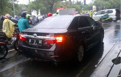 Razia Polisi Selesai, Jalur TransJ di Pancoran Kembali Diserobot