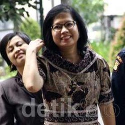 Datangi KPK, Dirut Pertamina Bawa Dokumen Tambahan