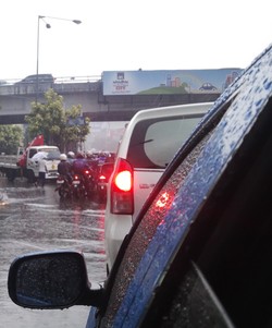 Hujan Deras, Jakarta Didera Macet