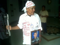 Briptu Priya Dihukum 1 Tahun Penjara, Ayah Korban Penembakan Protes