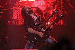 Gitaris Guns N Roses Mendukung Gerakan 1000 Gitar Untuk Anak Indonesia