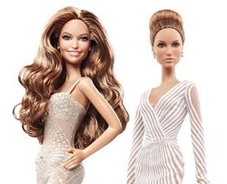  Foto: Jennifer Lopez Jadi Boneka Barbie, Kurus dan Tak Ada Lekuk Tubuh