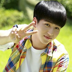 Baro B1A4 Ceritakan Adegan Ciuman dengan Jung Woo di Reply 1994
