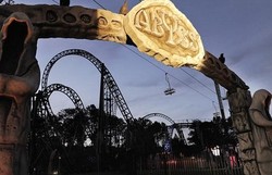 Roller Coaster Horor di Australia, Berani Naik?