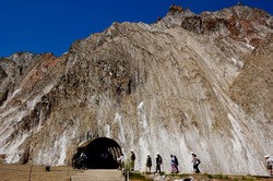 Aneh Tapi Nyata, Ada Gunung Garam di Spanyol