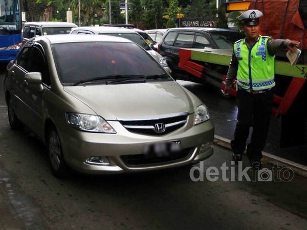 Sterilisasi Jalur TransJakarta