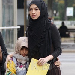 Raline Shah Bicara Perannya sebagai Imigran Turki di 99 Cahaya di Langit Eropa