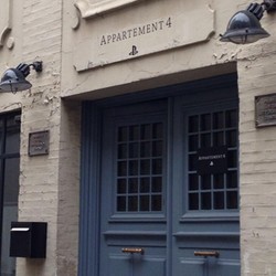 Apartment 4, Bangunan ala PlayStation 4